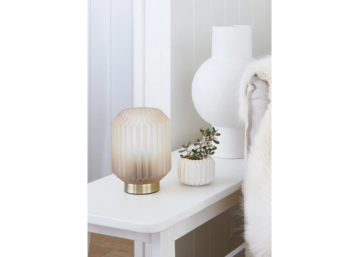 Table lamp Clancy, glass lampshade, brass base E14