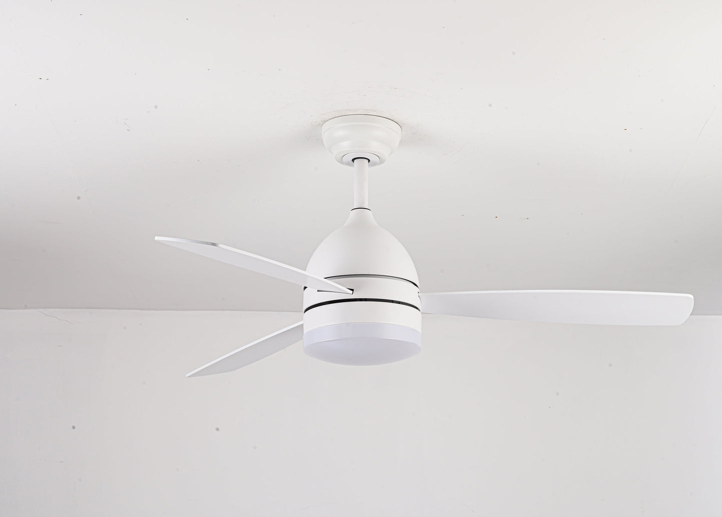 Deckenventilator Vector, 122 cm ∅, 6 Geschwindigkeiten, inkl. LED-Leuchtmittel & Fernbedienung